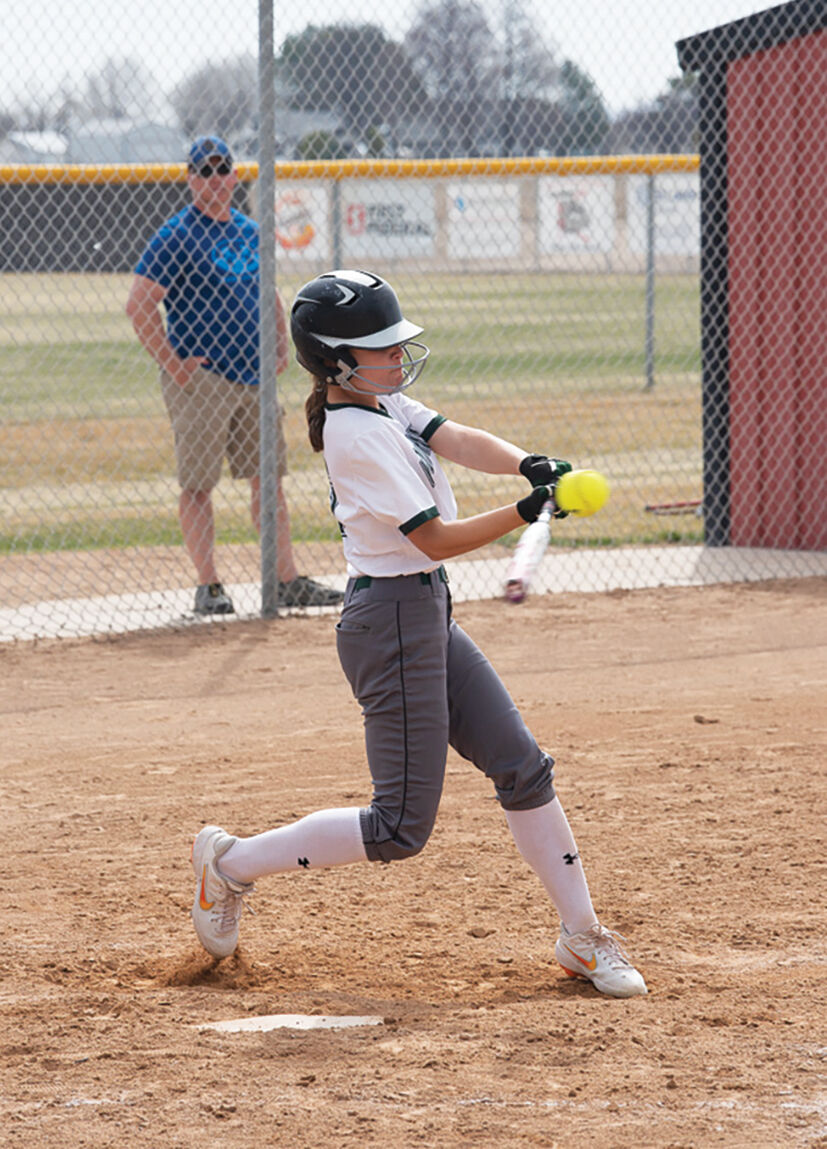 21-04-07 softball@.jpg